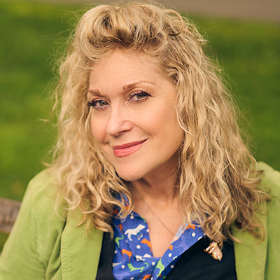 Headshot of Leslie Carrara