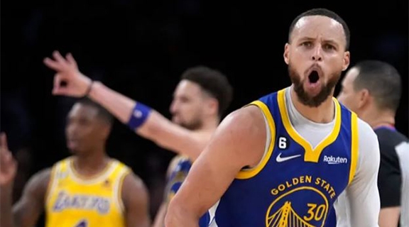 Steph Curry cheering